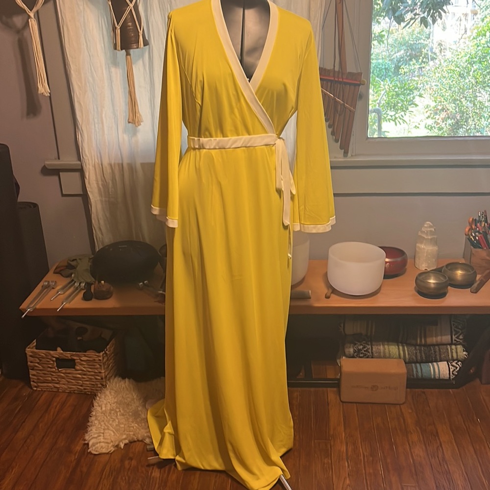 Darling vintage robe